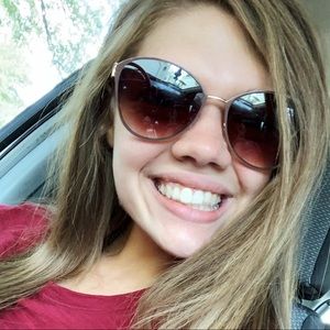 Meet your Posher, Leah